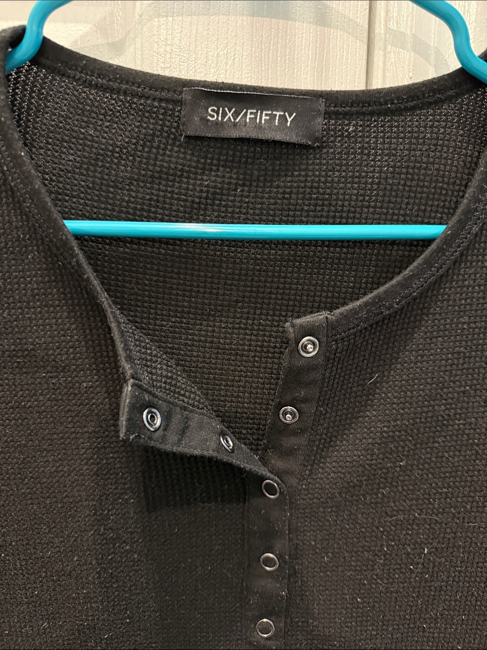 SIX:FIFTY Black Waffle Henley Long Sleeve Top. Size small - Picture 2 of 3